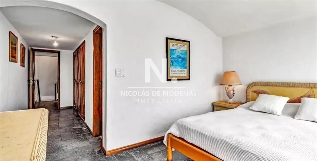 Apartamento de 4 Dormitorios en el Corazón de