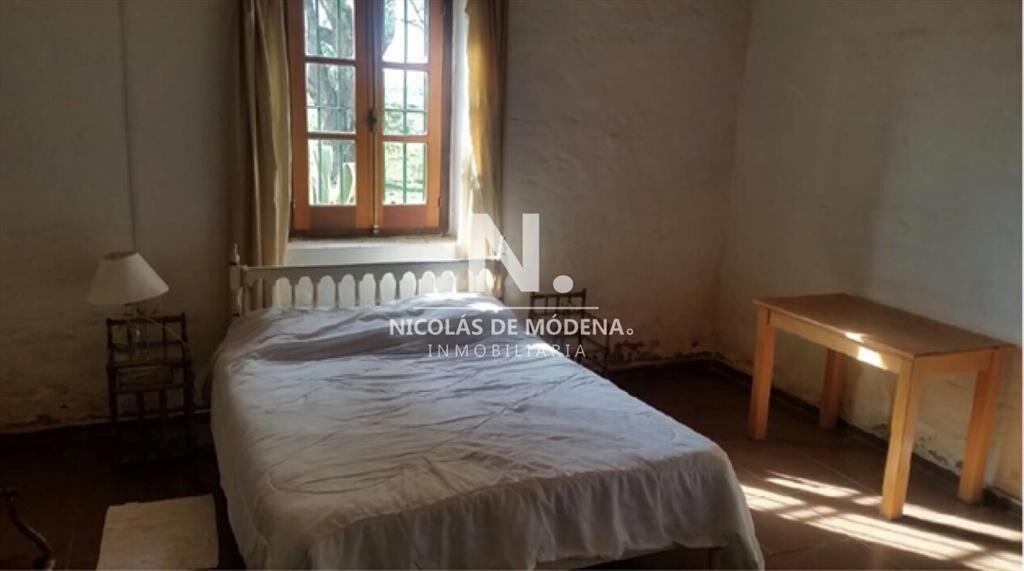 En venta campo tipo criador en Montevideo - y