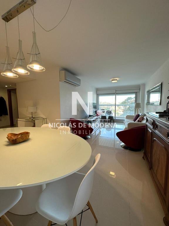En venta apartamento de 2 Dormitorios en Punta