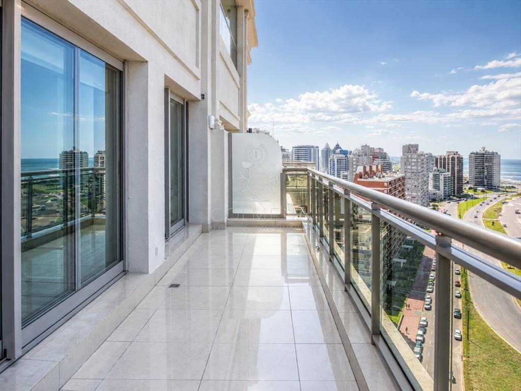 Hermoso Pent-house en torre Imperiale - zona de la Brava -