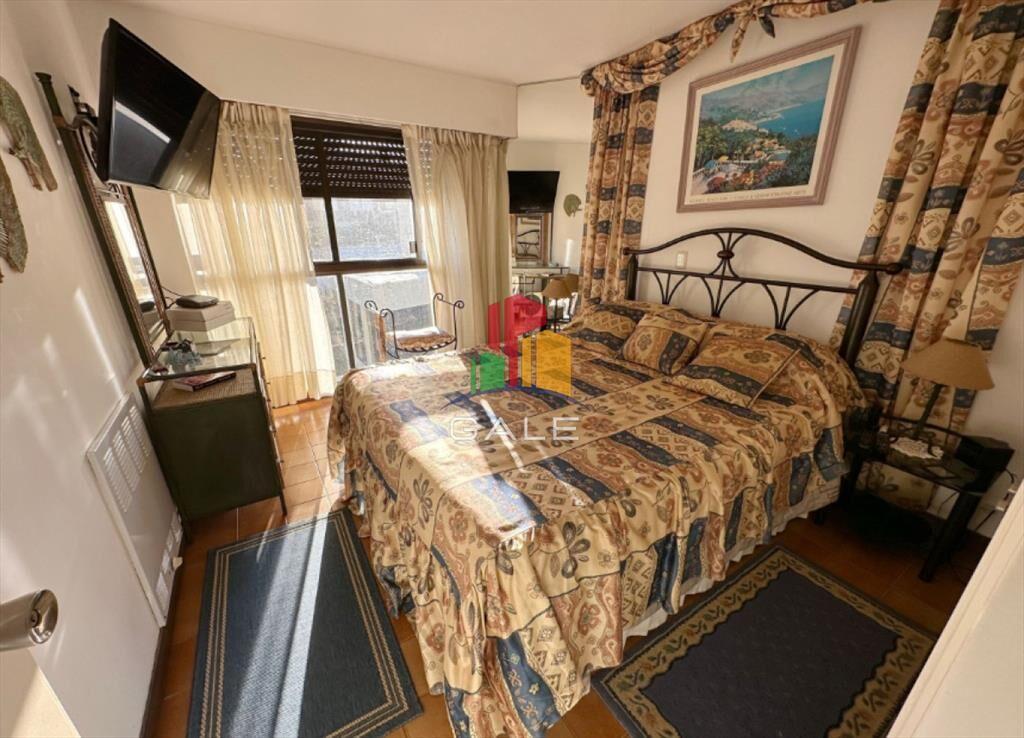 Vende Apartamento frente al mar en Brava, Punta 2