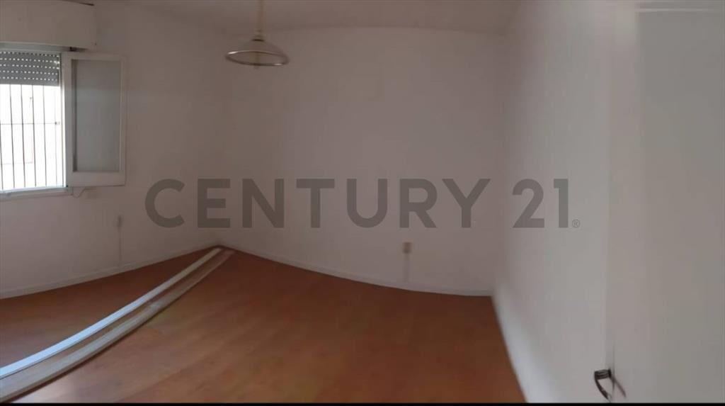 VENTA Apartamento 2 Dormitorios LA COMERCIAL,PRIMER PISO ...