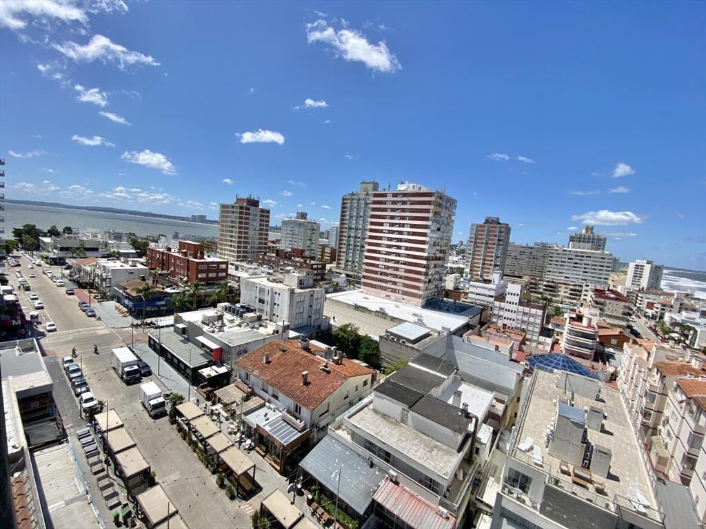 ALQUILER TEMPORAL APARTAMENTO DE 3 DORMITORIOS 3 BAÑOS 1 E