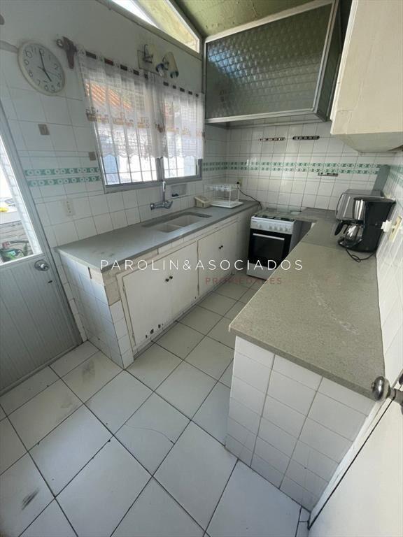 Venta de casa 4 dormitorios en zona Paradas, proxima al mar