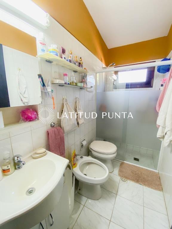 Casa en El Tesoro, 3 dormitorios mÃ¡s dependencia