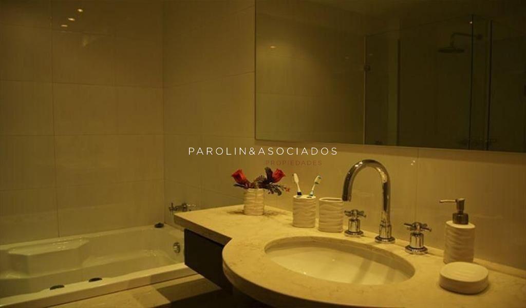 Apartamento en venta de 3 dormitorios en torre