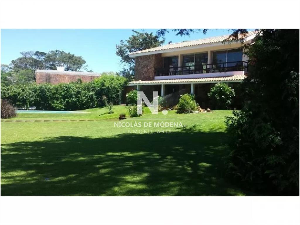 Espectacular casa en venta en Punta del Este, 6 dormitorios