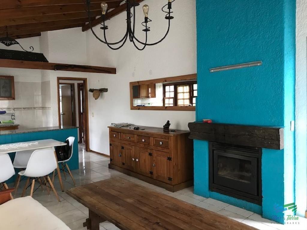 Muy linda casa en un barrio con buen entorno en Maldonado.
