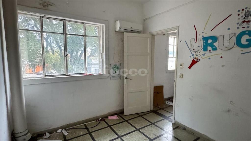 DEPOSITO CON SALIDA A 2 CALLES