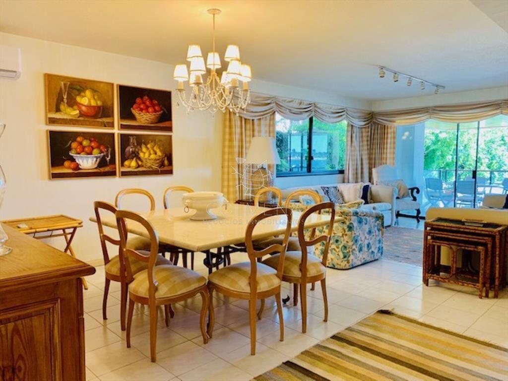 Hermoso apartamento en primera línea ubicado en