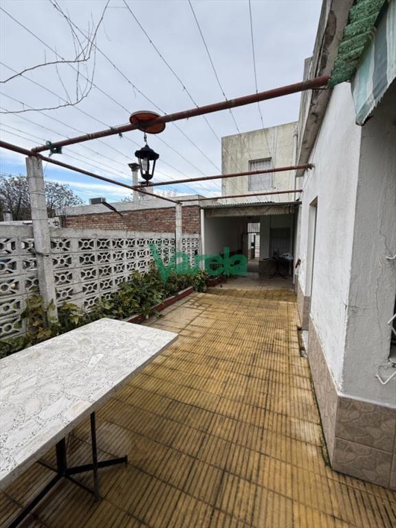 Venta Casa 2 plantas fondo apartamento y deposito las piedr