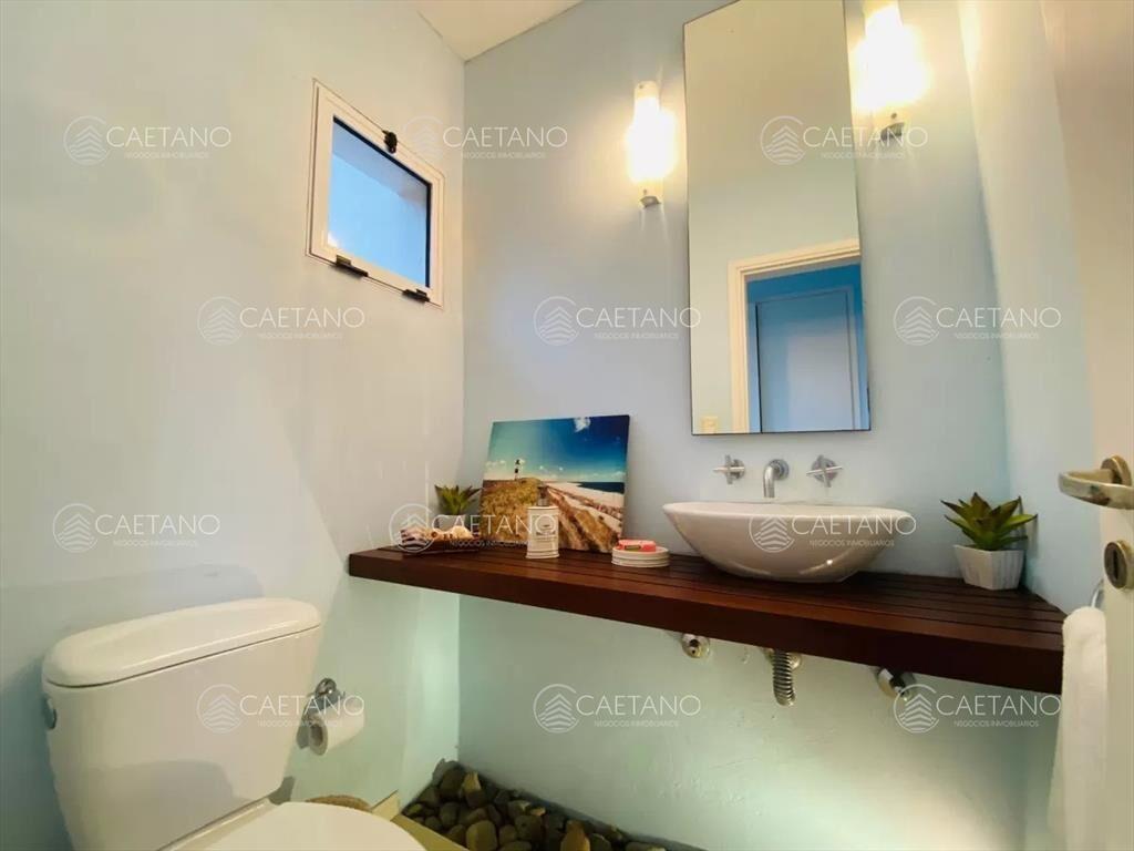 Venta casa 5 dormitorios Punta Piedras