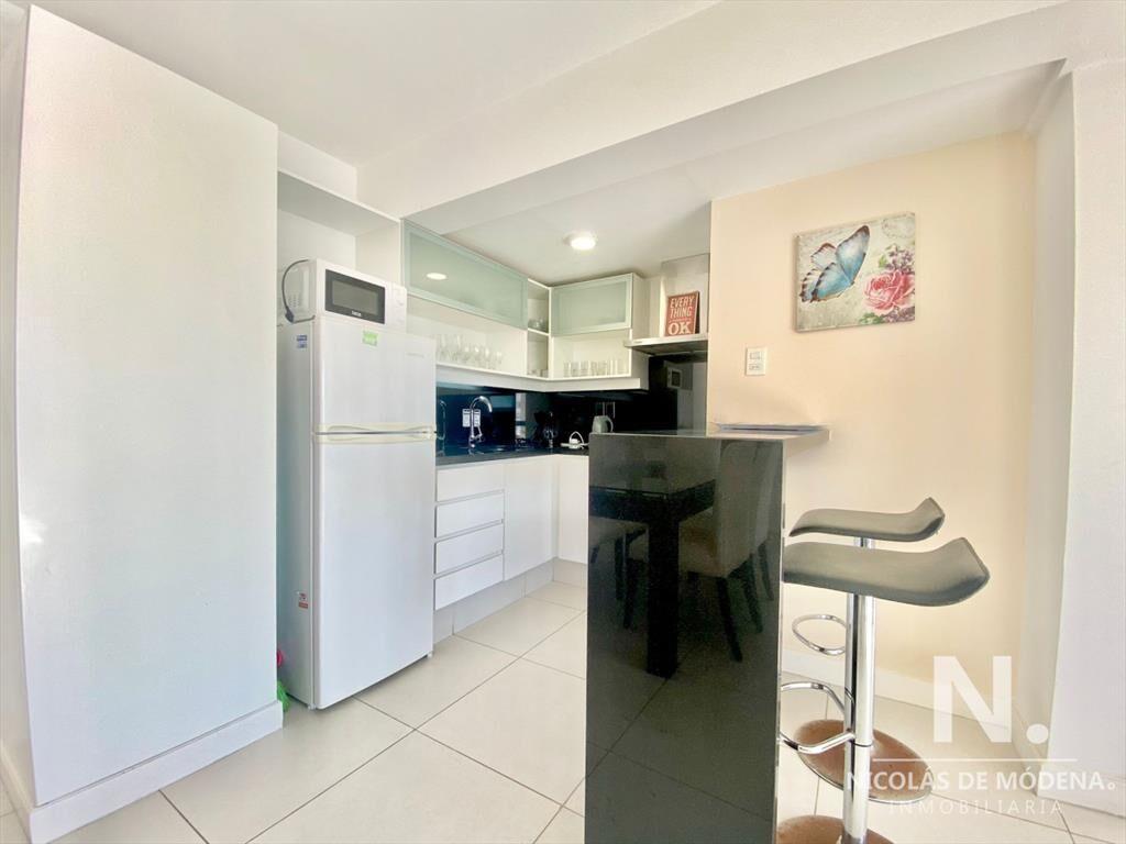 Apartamento de dos dormitorios en alquiler anual, Punta del