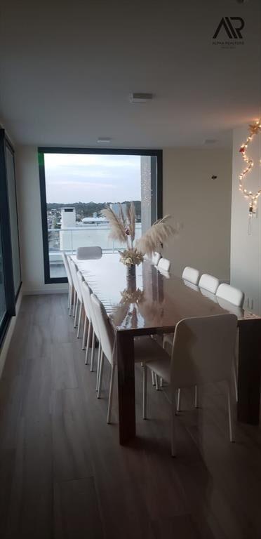 Apartamento en venta c/ cochera en Piriápolis