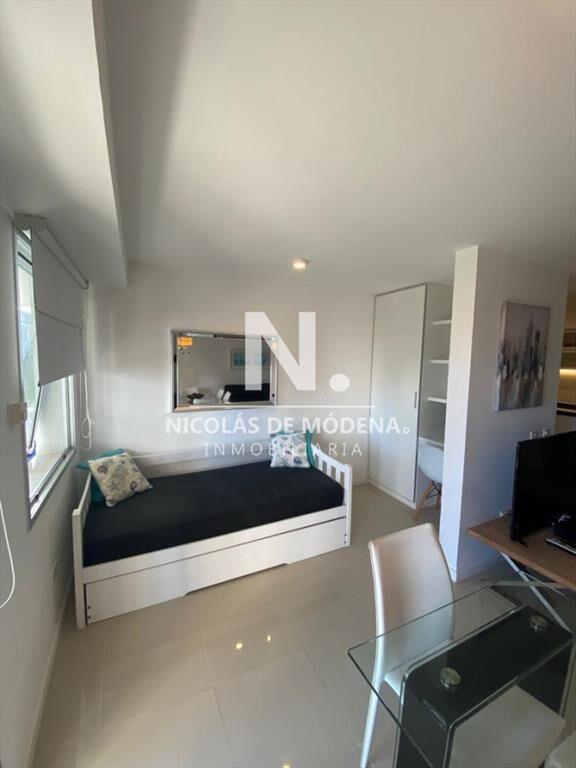 Departamento de 2 dormitorios y medio en venta en