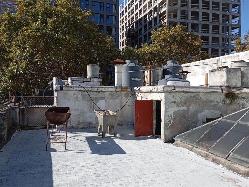Venta en el Centro de local más dos apartamentos en padrón