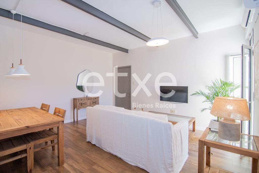 Apartamento reciclado en Venta en La Comercial....