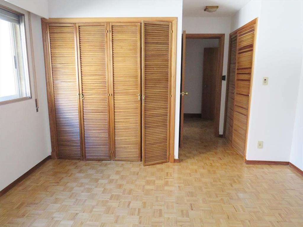 Venta apartamento tres dormitorios y garage Pocitos