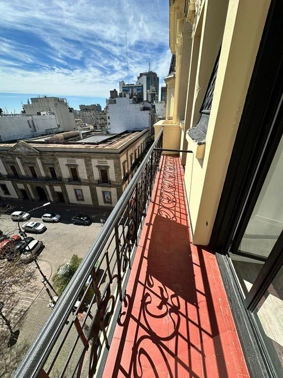 Loft frente a plaza Matriz, 38 M2, súper luminoso !!!