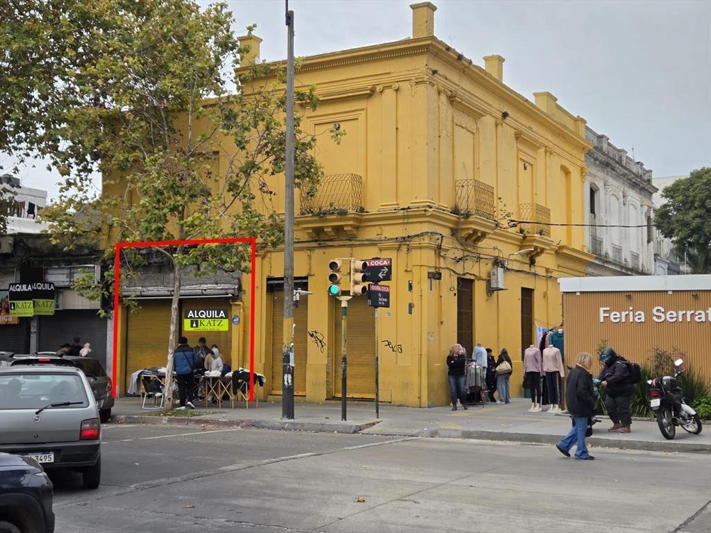 8 de Octubre y Serrato, 160m2, 5 mts de frente!!