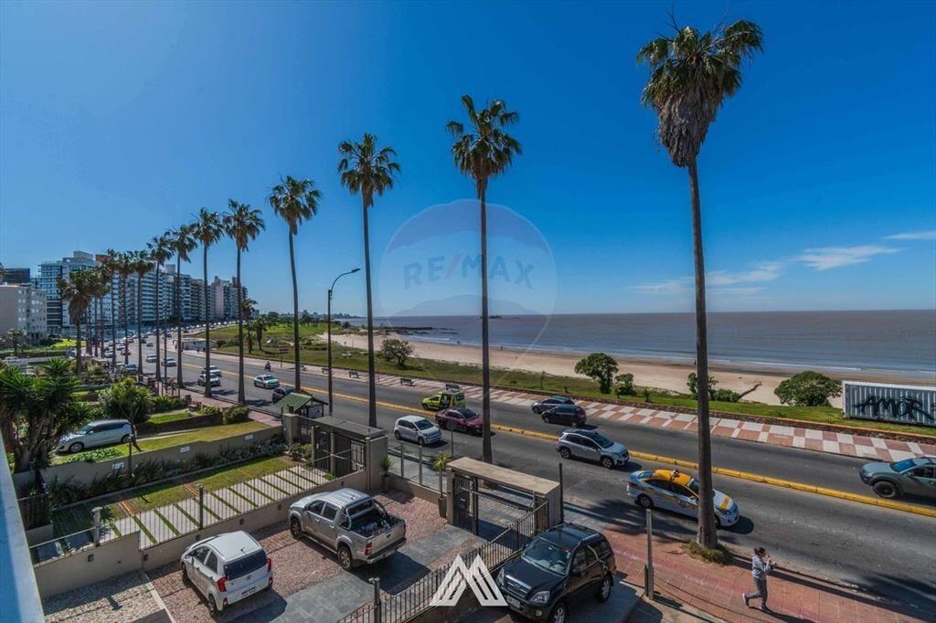 VENTA TERRENO RAMBLA BUCEO 20 M FRENTE 1060 M2