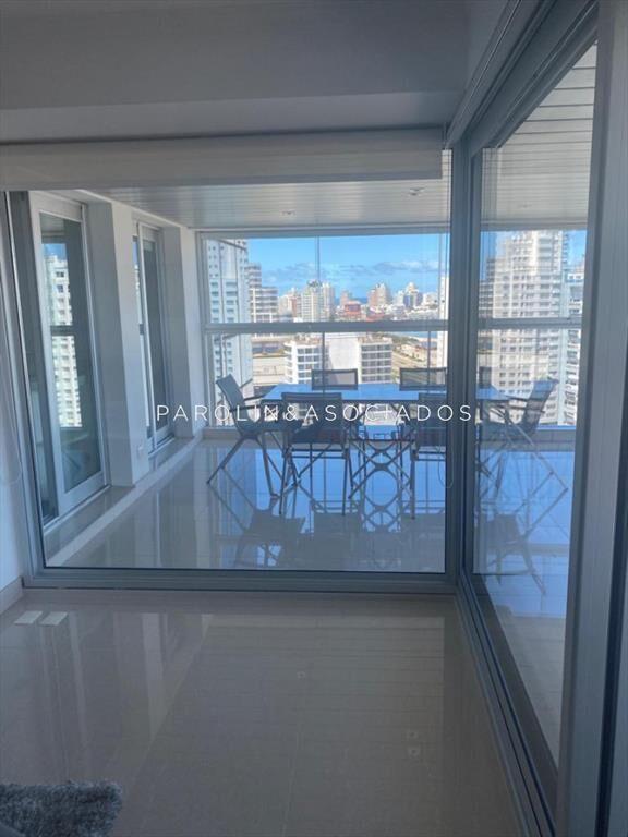 Apartamento de 3 dormitorios en venta en Miami