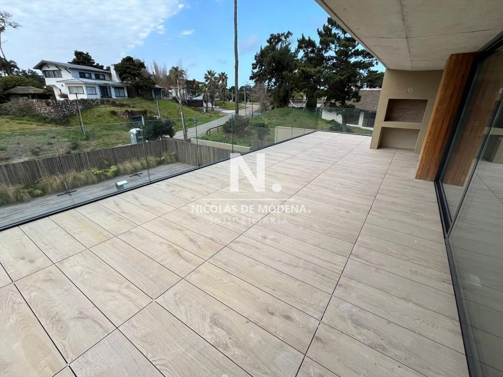 Departamento de 2 dormitorios con 2 baños en