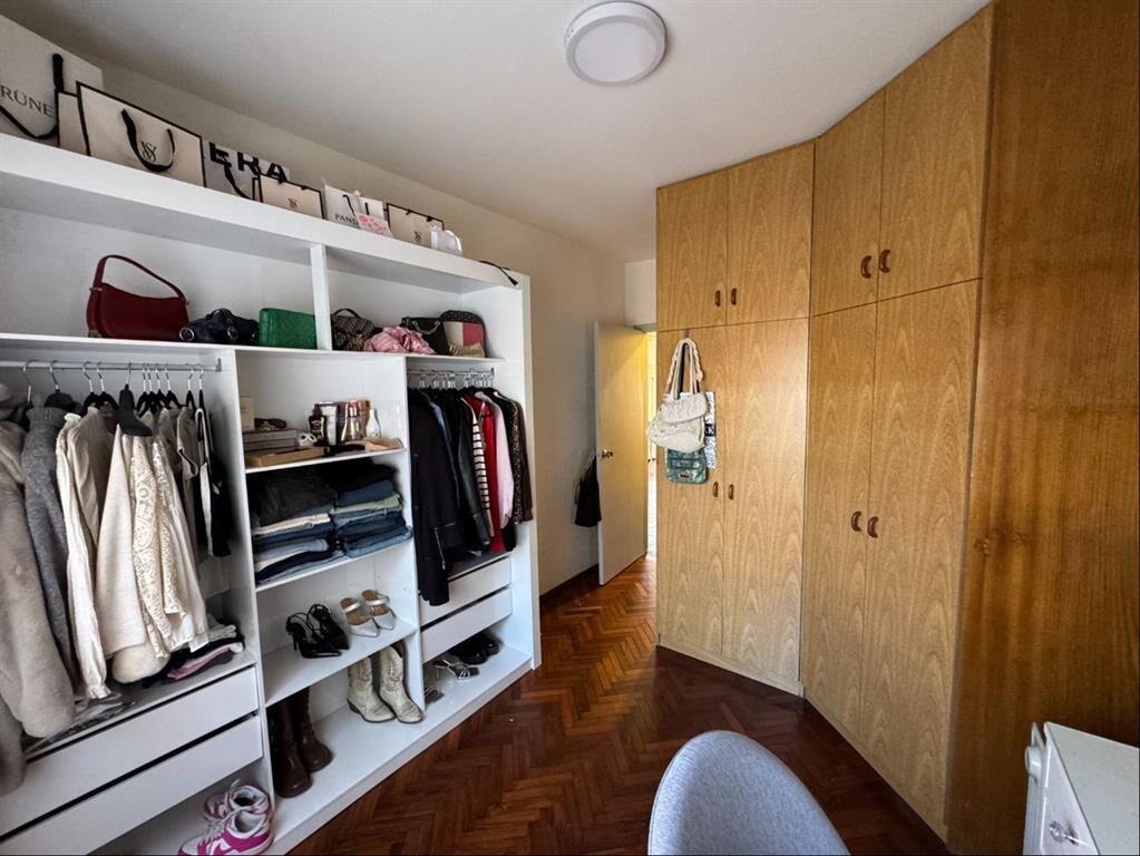 Próximo a Rambla, 2 D, GGE, Balcon al frente