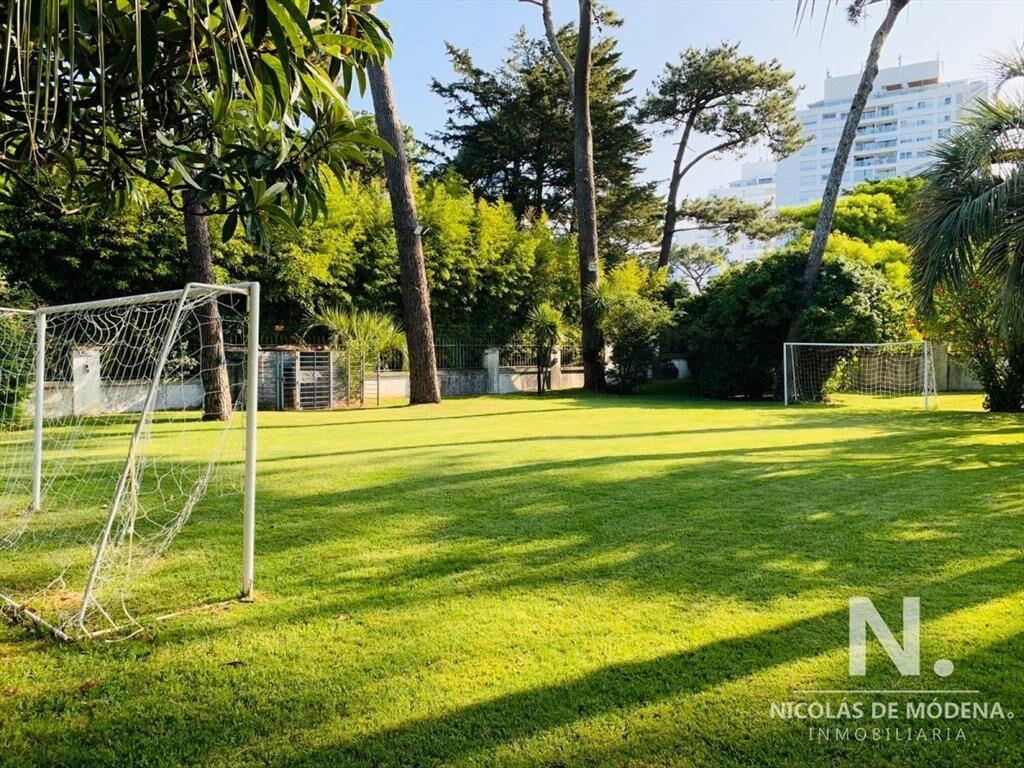 Importante residencia en Venta, Playa Mansa, Punta del Este