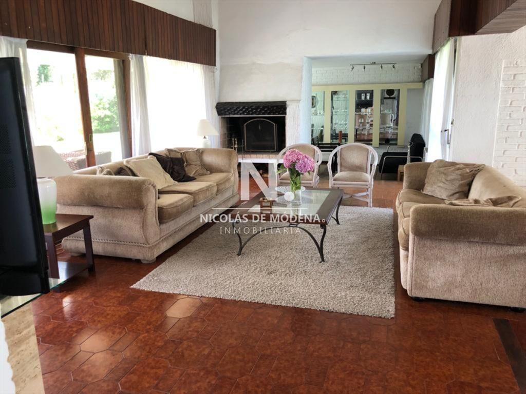 Muy buena propiedad en venta, 5 dormitorios en