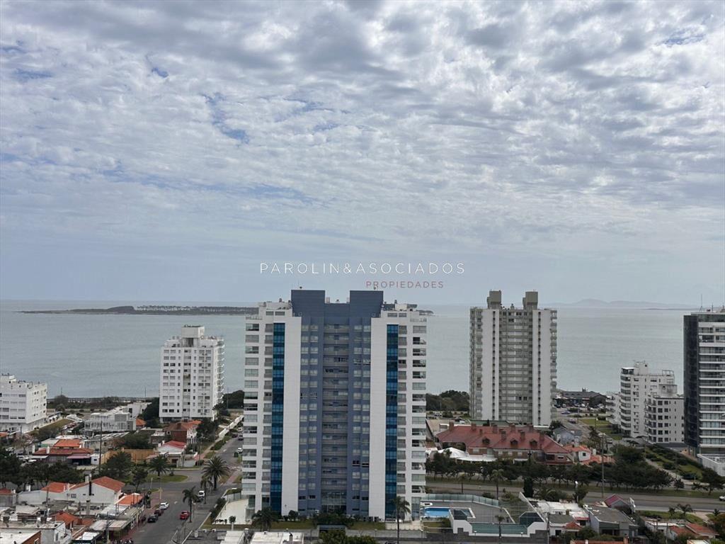 Apartamento en venta de 3 dormitorios en Edificio