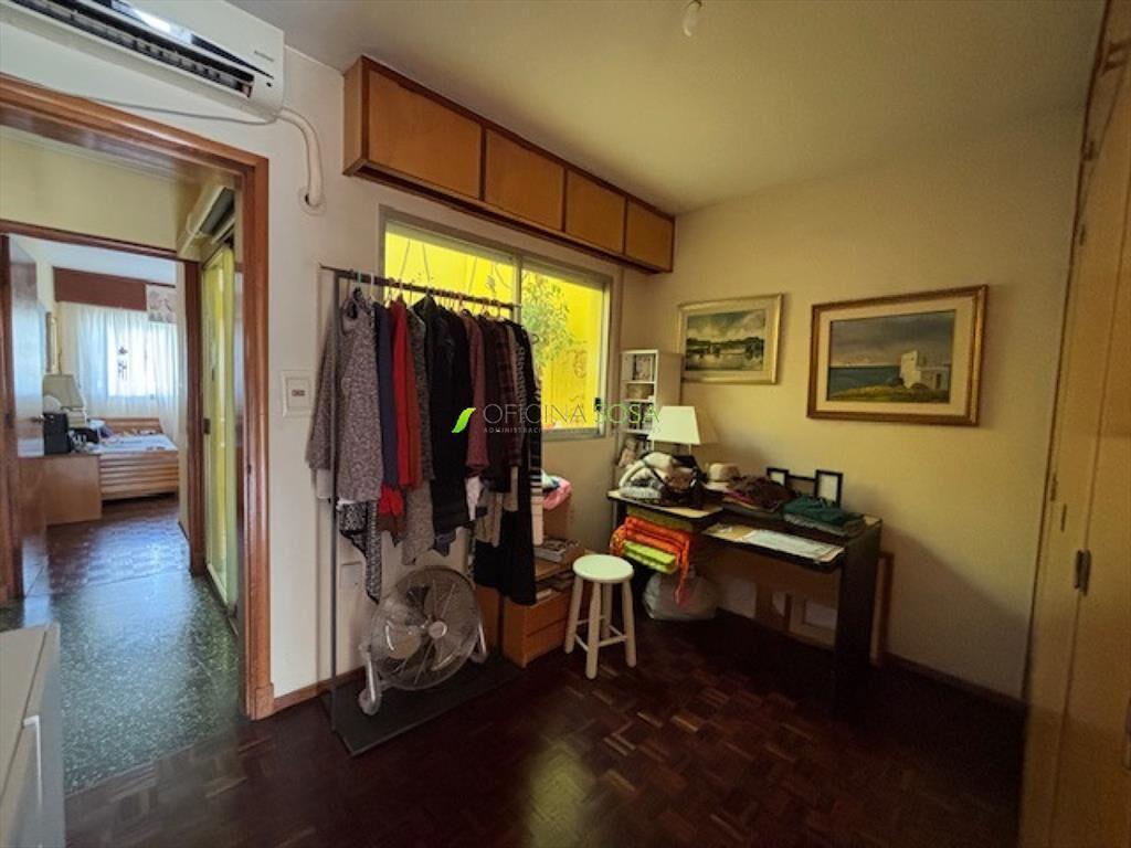 Oficina Sosa - Ramos esquina Perez Gomar casa amplia excele