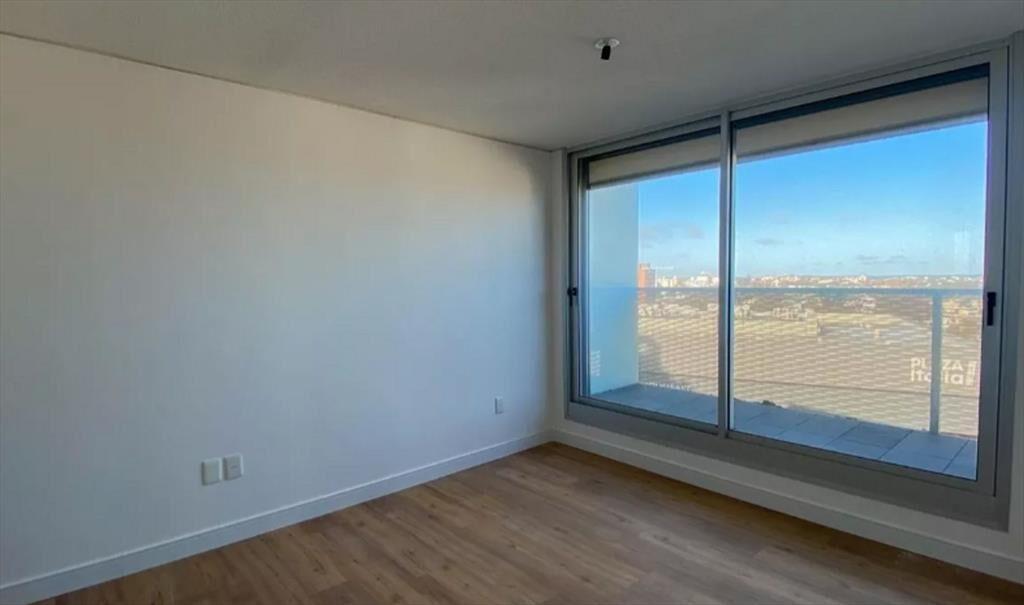 VENTA APTO 3 DORMITORIOS, 2 BAÑOS, MALVIN.