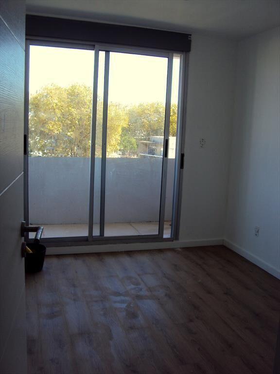 Oportunidad. En tres cruces apart 1 dorm al frente