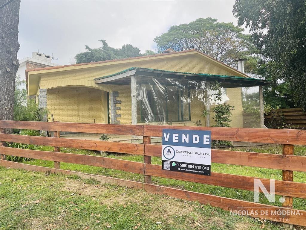 Venta de casa sólida en excelente punto comercial o para v
