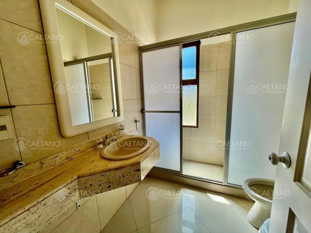 VENTA DE CASA EN PUNTA BALLENA-CLUB DEL LAGO
