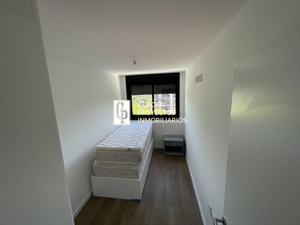 Apartamento en venta tres dormitorios y balcon en