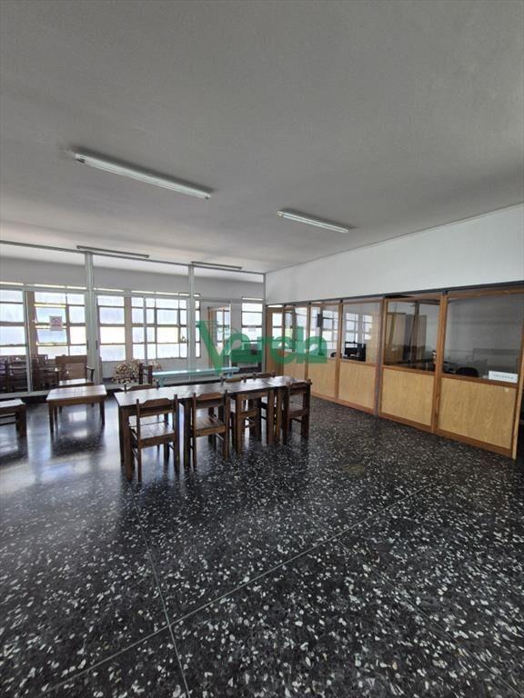 Venta local en 3 plantas 700 mts2, Agraciada esq