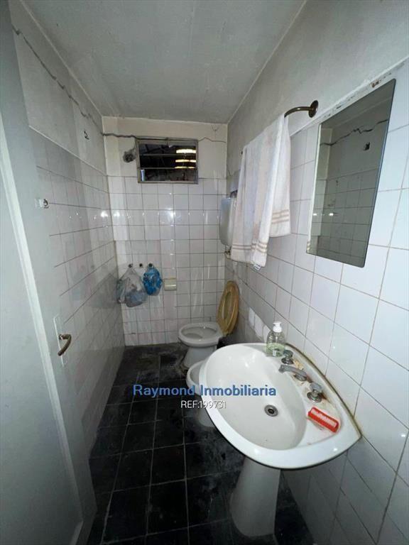 Venta local 1624m2 en Brazo Oriental con renta