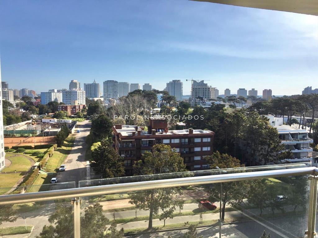 Apartamento en venta de 3 dormitorios en Be Punta