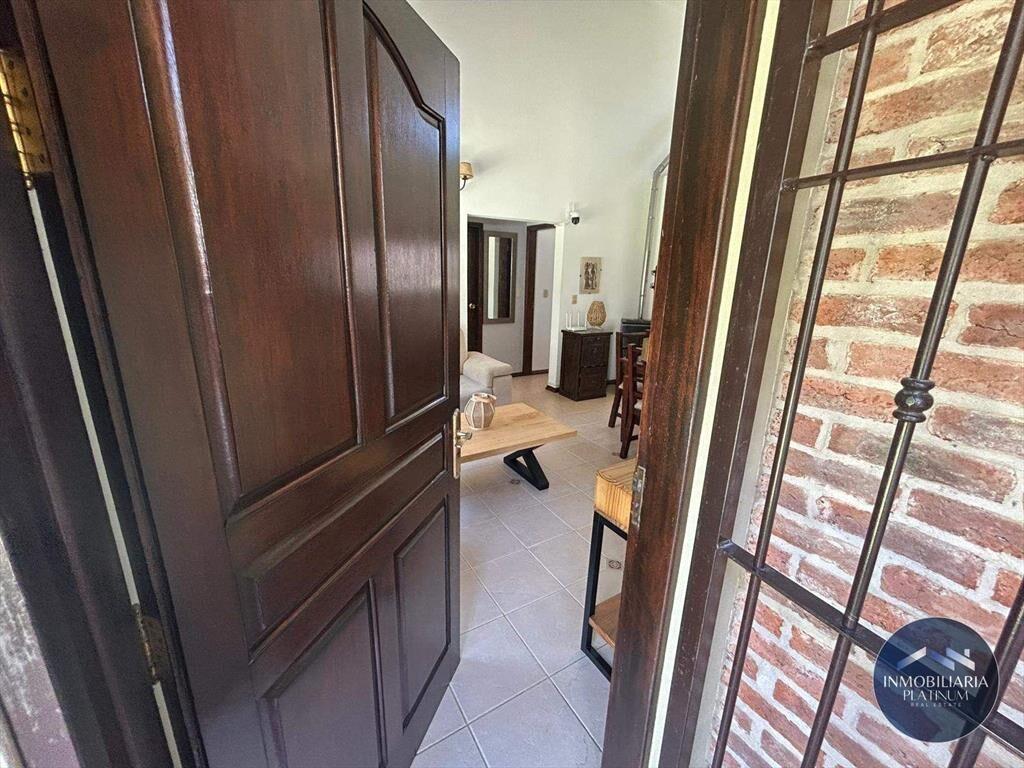 Casa en venta c/ cochera en El Pinar