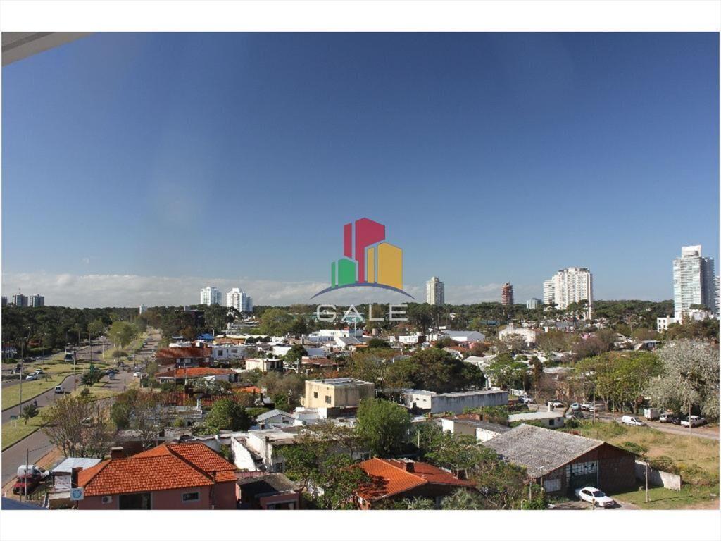 edificio en segunda linea de playa mansa