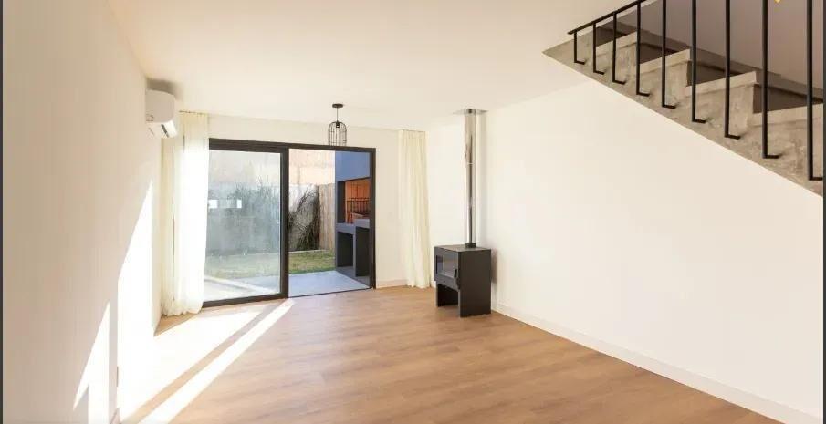 Venta Casa 2 dormitorios con jardín, parrillero y amenities