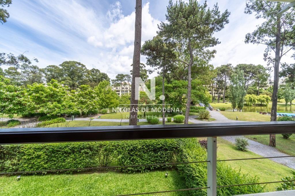 Vende apartamento de 1 dormitorio, en Solanas