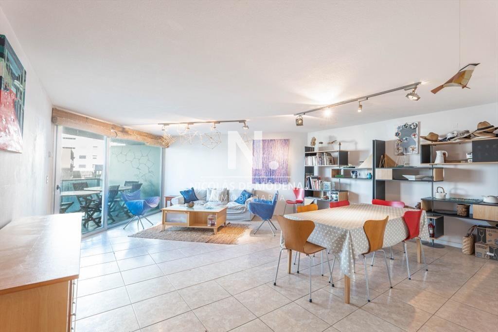 Vende apartamento de 3 dormitorios, en Brava del