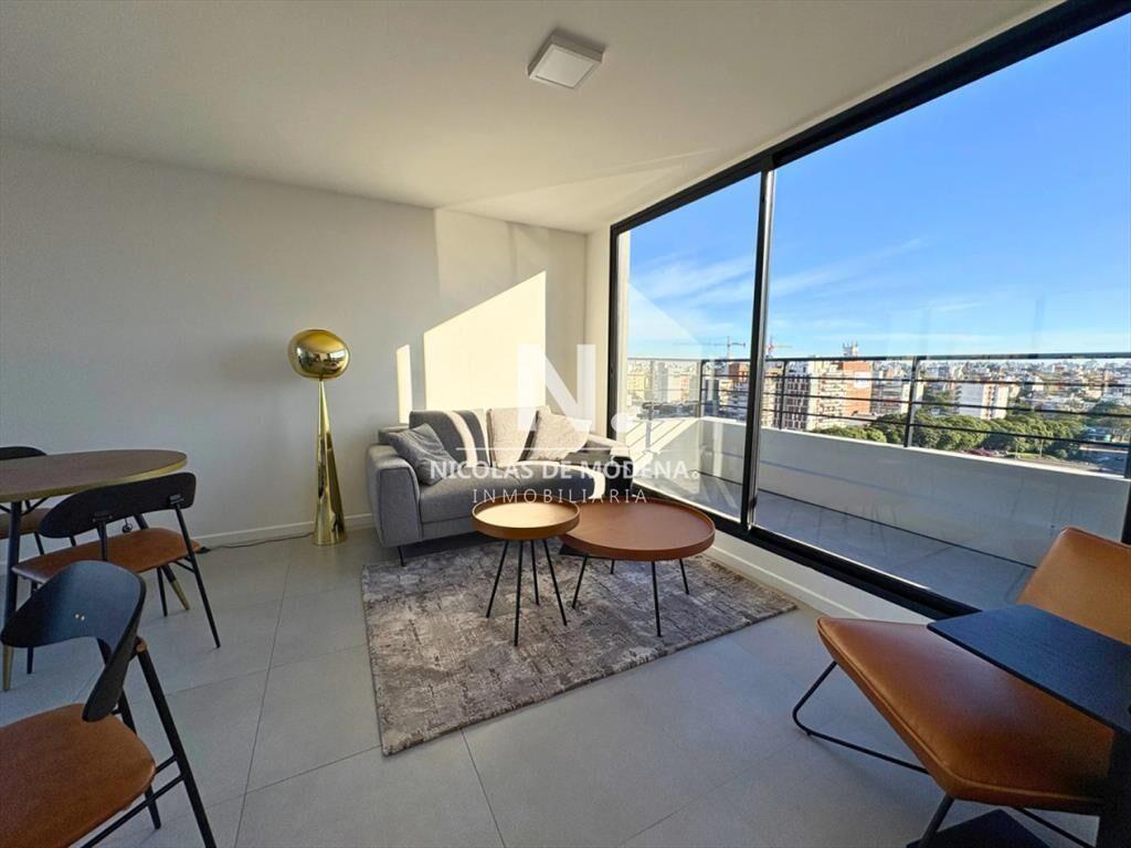 Excelente Apartamento de 1 Dormitorio con Gran Patio a Estr