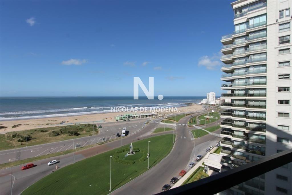 En venta Apartamento de 3 dormitorios en Center