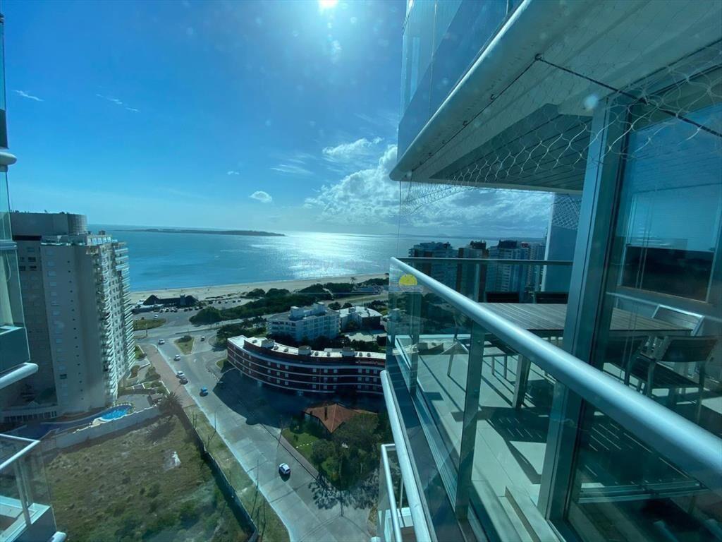 Apartamento de 2 Dormitorios en Venta en Punta ,
