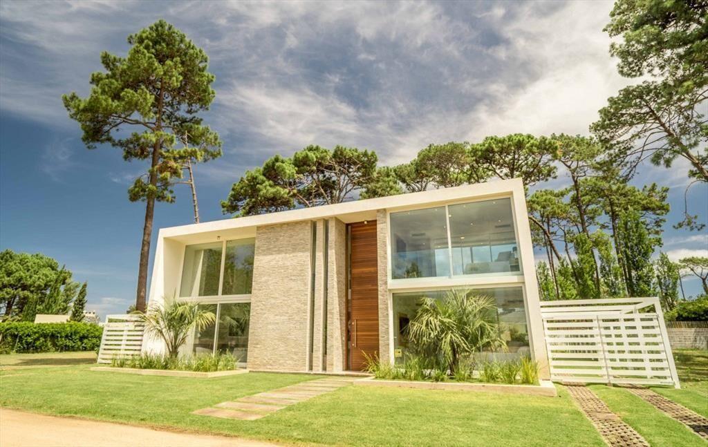 VENTA CASA A ESTRENAR 4 DORMITORIOS + DEPENDENCIA