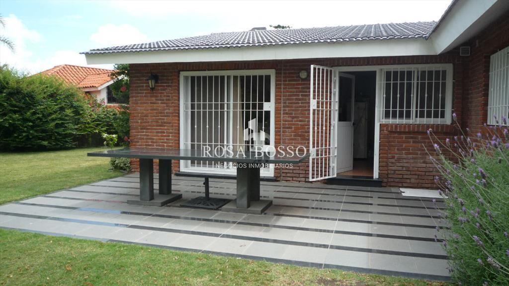 CASA PUNTA DEL ESTE PLAYA MANSA 4 DORMITORIOS